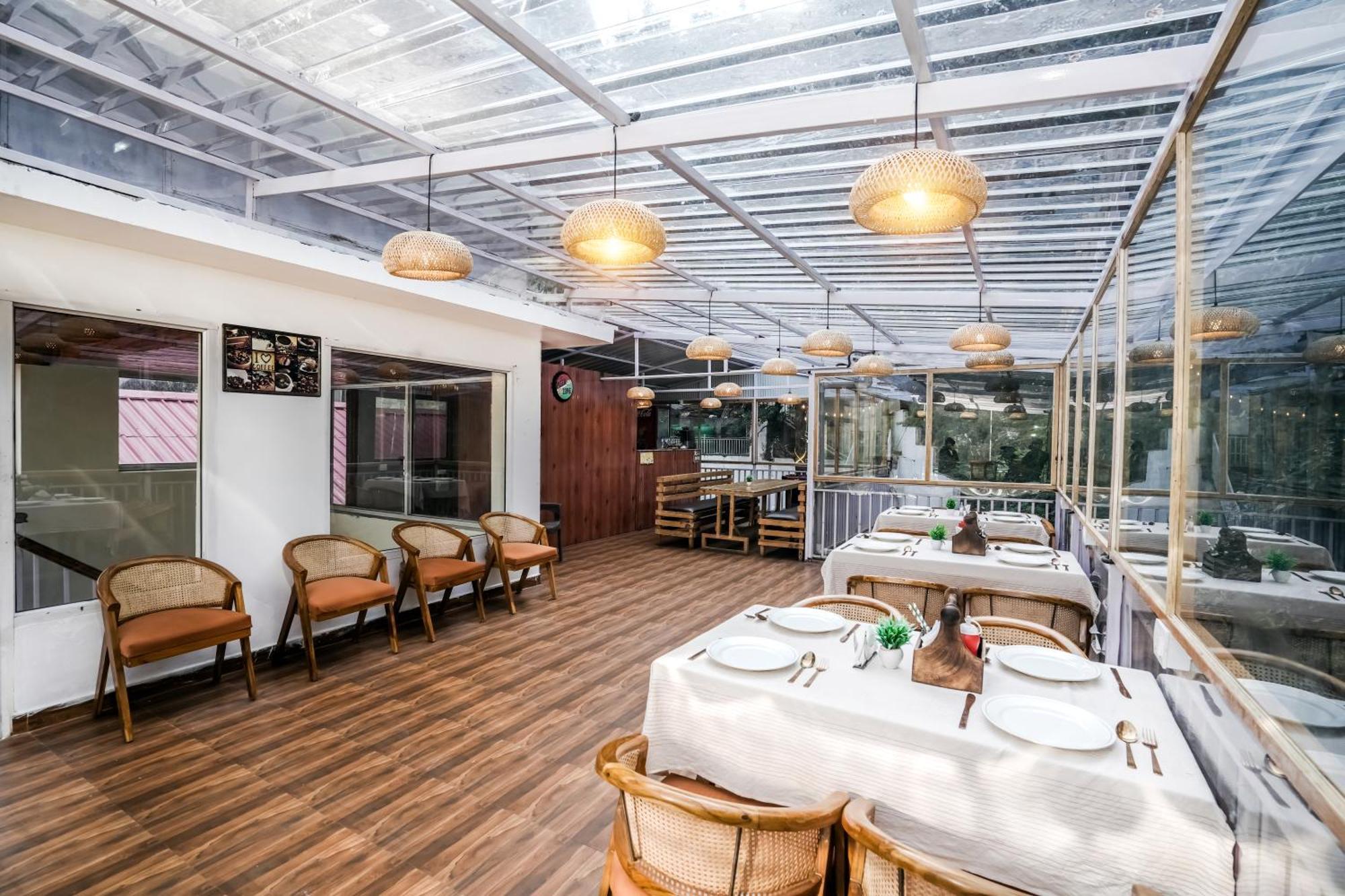 Хостел The Bunksters Mcleodganj, Dharmkot Мак-Леод-Гейндж Экстерьер фото